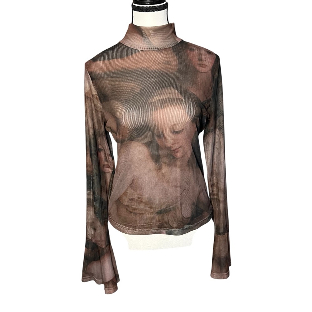 She’s So Fresh Women’s Artistic Mural Print Sheer Top Size Large